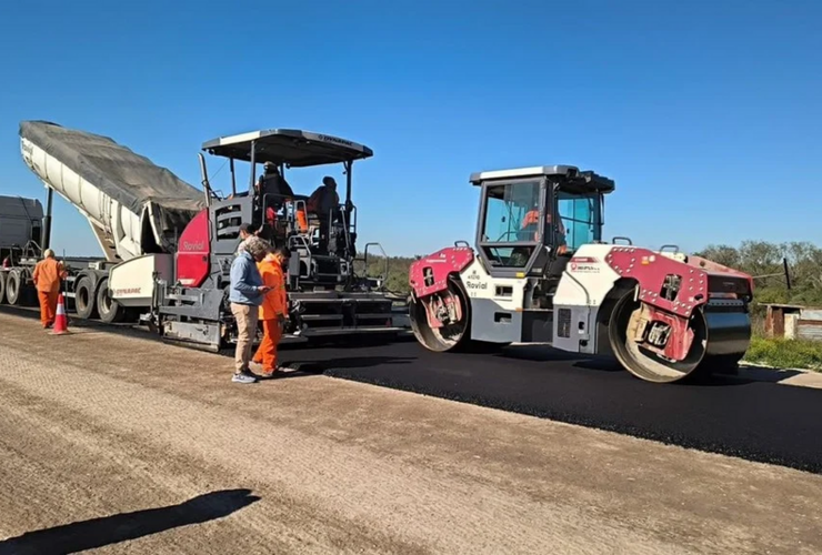 Imagen de Avanza la pavimentaci&oacute;n de calle Piedrabuena en Alvear: inversi&oacute;n de $8.100 millones para potenciar el tr&aacute;nsito pesado