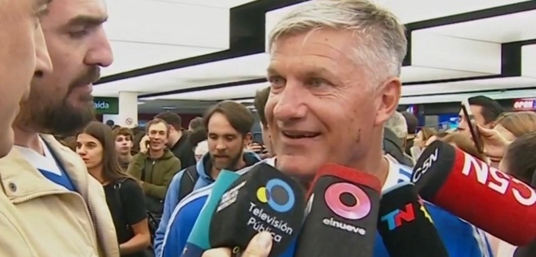 El padre de Lo Celso habl&oacute; sobre la bandera de Malvinas en el triunfo ante Inglaterra: "No lo pod&iacute;a creer, fue muy emotivo".