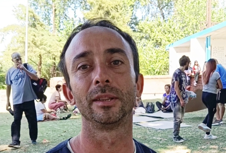 El veterinario cubre este período de transición hasta que encuentren otro profesional. El veterinario cubre este período de transición hasta que encuentren otro profesional.