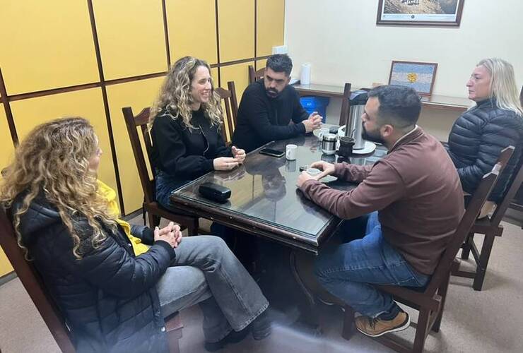 Imagen de El Concejo Municipal junto a la UNR y escuelas secundarias para impulsar las Olimpiadas de Psicología y Salud Mental Imagen de El Concejo Municipal junto a la UNR y escuelas secundarias para impulsar las Olimpiadas de Psicología y Salud Mental