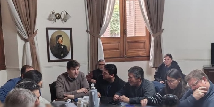 Imagen de Sin propuesta salarial, paritarias de FESTRAM pasaron a un cuarto intermedio hasta el mi&eacute;rcoles 29