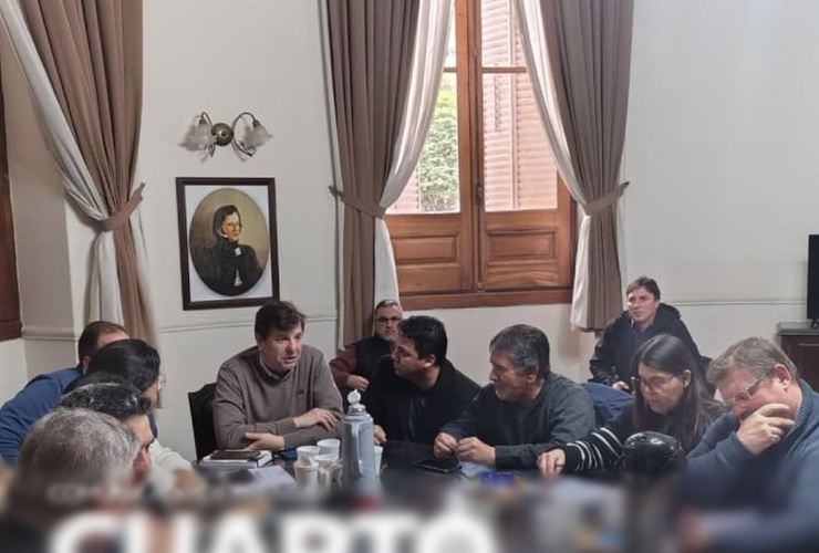 Imagen de Sin propuesta salarial, paritarias de FESTRAM pasaron a un cuarto intermedio hasta el miércoles 29 Imagen de Sin propuesta salarial, paritarias de FESTRAM pasaron a un cuarto intermedio hasta el miércoles 29