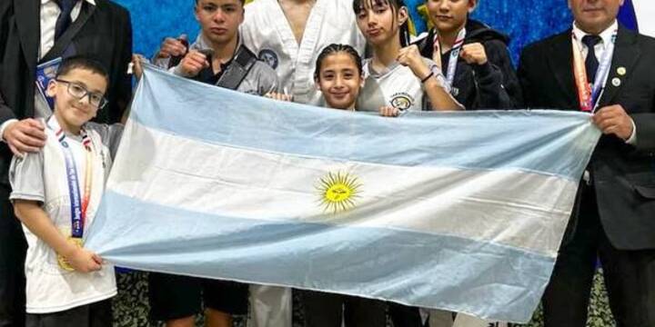 Imagen de Destacada actuaci&oacute;n de taekwondistas de Arroyo Seco en un torneo internacional en Paraguay