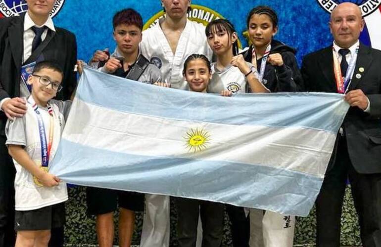 Imagen de Destacada actuaci&oacute;n de taekwondistas de Arroyo Seco en un torneo internacional en Paraguay