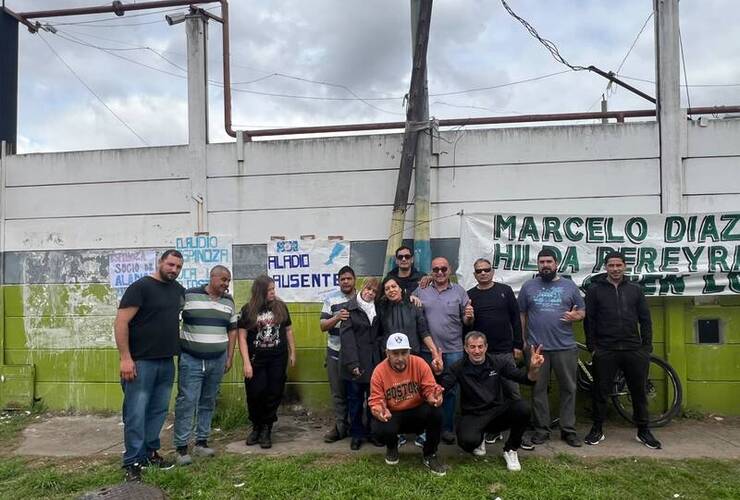 Imagen de Trabajadores despedidos de Expreso Br&iacute;o denuncian abandono gremial y reclaman respuestas tras el cierre de la empresa