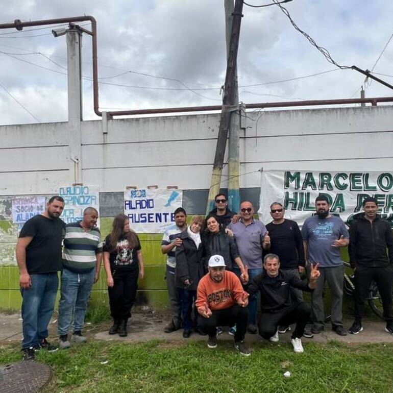 Imagen de Trabajadores despedidos de Expreso Br&iacute;o denuncian abandono gremial y reclaman respuestas tras el cierre de la empresa
