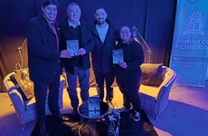 Imagen de Fighiera: El escritor local Alberto Aichino present&oacute; su novela de ciencia ficci&oacute;n �Destinos Truncados�