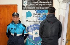 Imagen de Circulaba con un arsenal de 131 armas de guerra, lo descubrieron en un control vehicular y qued&oacute; detenido