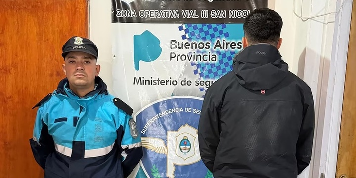 Imagen de Circulaba con un arsenal de 131 armas de guerra, lo descubrieron en un control vehicular y qued&oacute; detenido