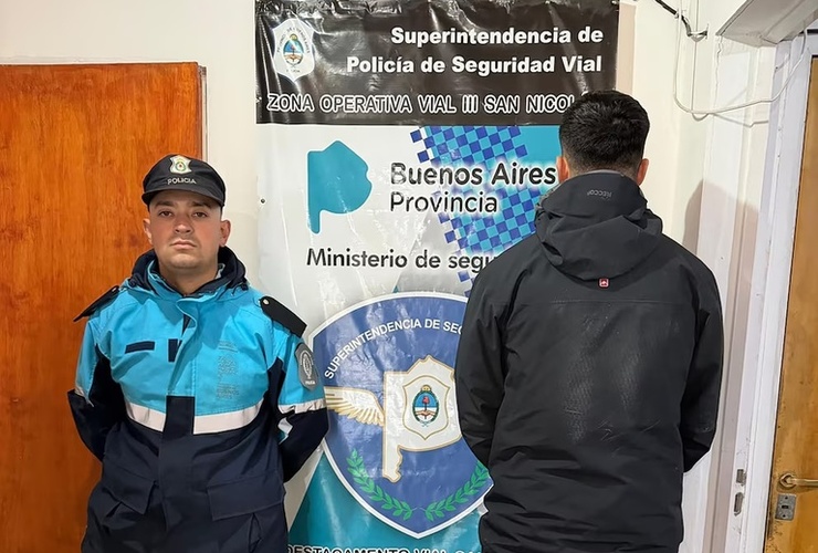 Imagen de Circulaba con un arsenal de 131 armas de guerra, lo descubrieron en un control vehicular y qued&oacute; detenido