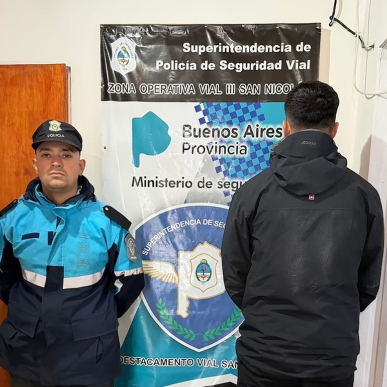 Imagen de Circulaba con un arsenal de 131 armas de guerra, lo descubrieron en un control vehicular y qued&oacute; detenido