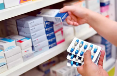 Imagen de Advertencia de la COFA sobre la desregulaci&oacute;n de medicamentos: afirman que la venta libre elimina la cobertura de las obras sociales