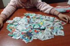 Imagen de La scaloneta de las figuritas: la familia de Fighiera que ya ayud&oacute; a llenar casi 80 &aacute;lbumes del Mundial