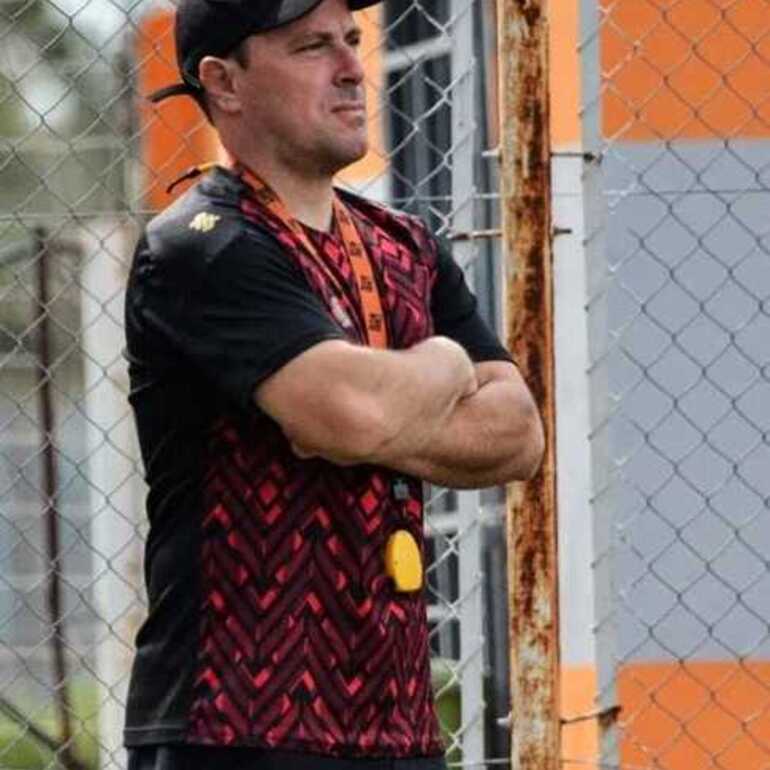 Imagen de Sergio Matteo dej&oacute; de ser el DT de Talleres de Arroyo Seco y asumir&aacute; en Sporting de Bigand