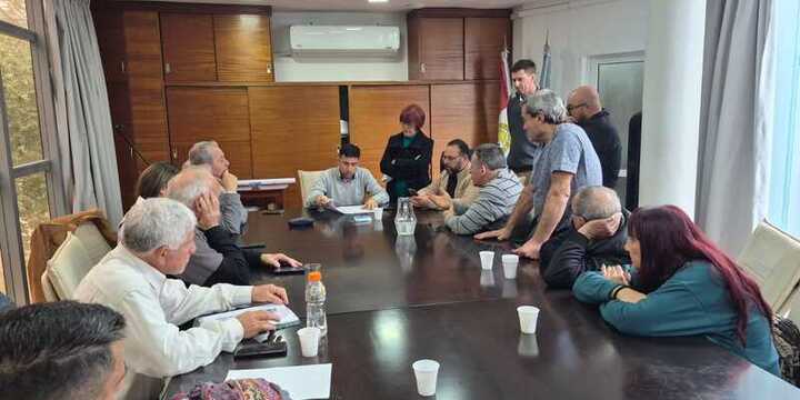 Imagen de Vecinos de Ruta 21 fueron recibidos por Vialidad Provincial y plantearon sus reclamos