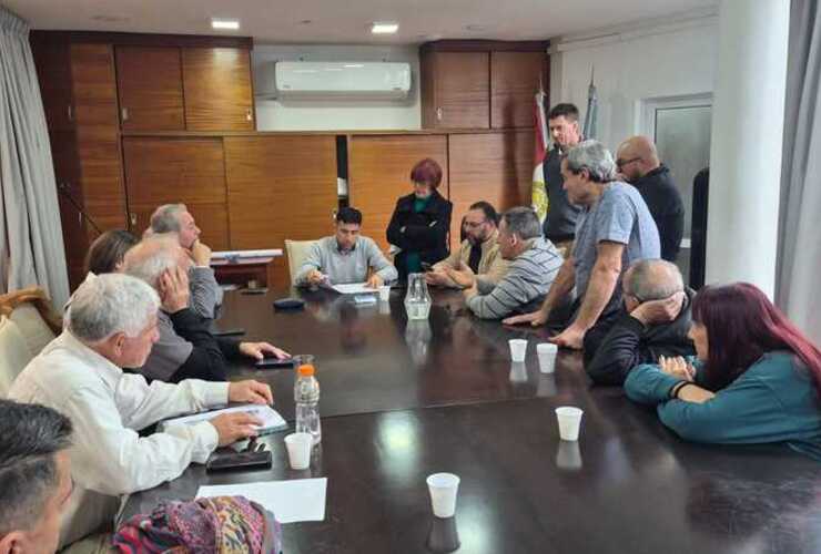 Imagen de Vecinos de Ruta 21 fueron recibidos por Vialidad Provincial y plantearon sus reclamos