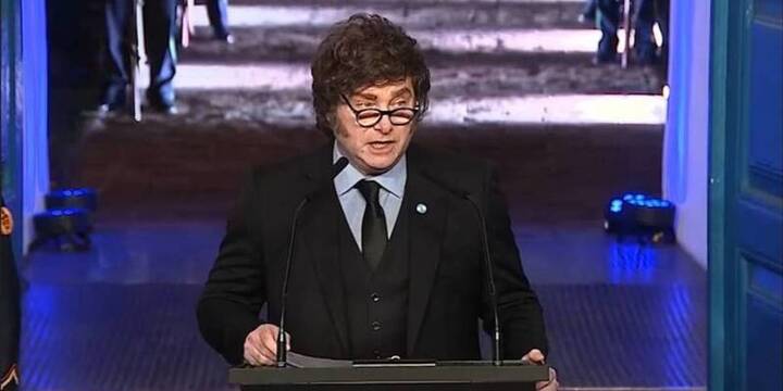 Imagen de Milei sobre el endeudamiento familiar: "Nadie les puso una pistola en la cabeza"