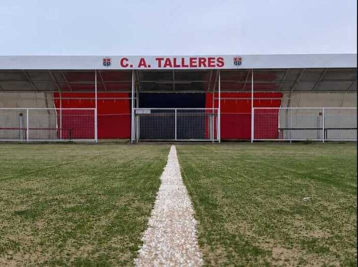 Imagen de La AHL habilit&oacute; la nueva cancha de c&eacute;sped sint&eacute;tico de Talleres, que ser&aacute; local en el Clausura Litoral D