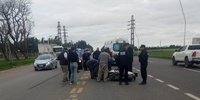 Imagen de Motociclista sufri&oacute; graves heridas tras chocar con un auto