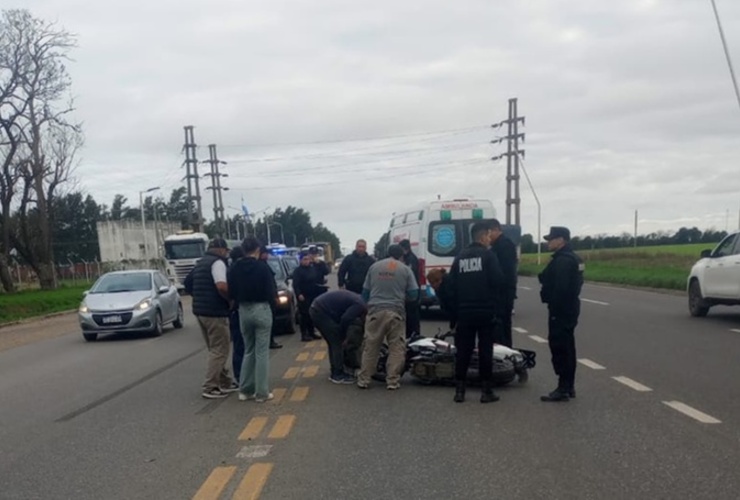 Imagen de Motociclista sufri&oacute; graves heridas tras chocar con un auto