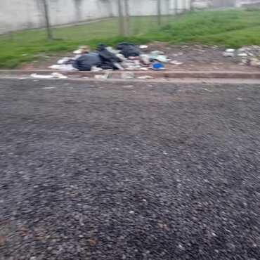 Imagen de Vecinos del barrio Gendarmer&iacute;a reclaman por la falta de recolecci&oacute;n de residuos