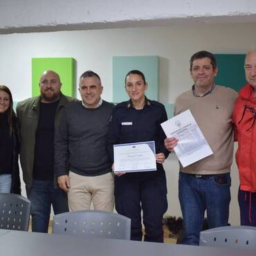 Imagen de El Concejo Municipal de Arroyo Seco declar&oacute; Ciudadana Destacada a la bombera voluntaria Diamela Coletta