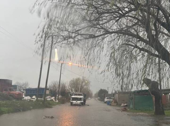 Imagen de Consecuencias del temporal: se registran anegamientos en distintos puntos de la ciudad