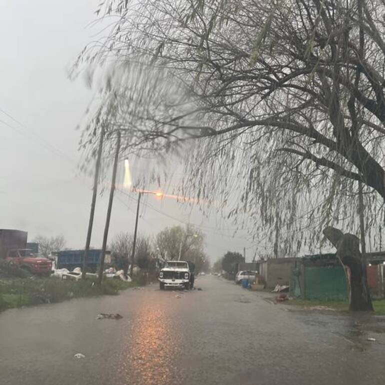 Imagen de Consecuencias del temporal: se registran anegamientos en distintos puntos de la ciudad