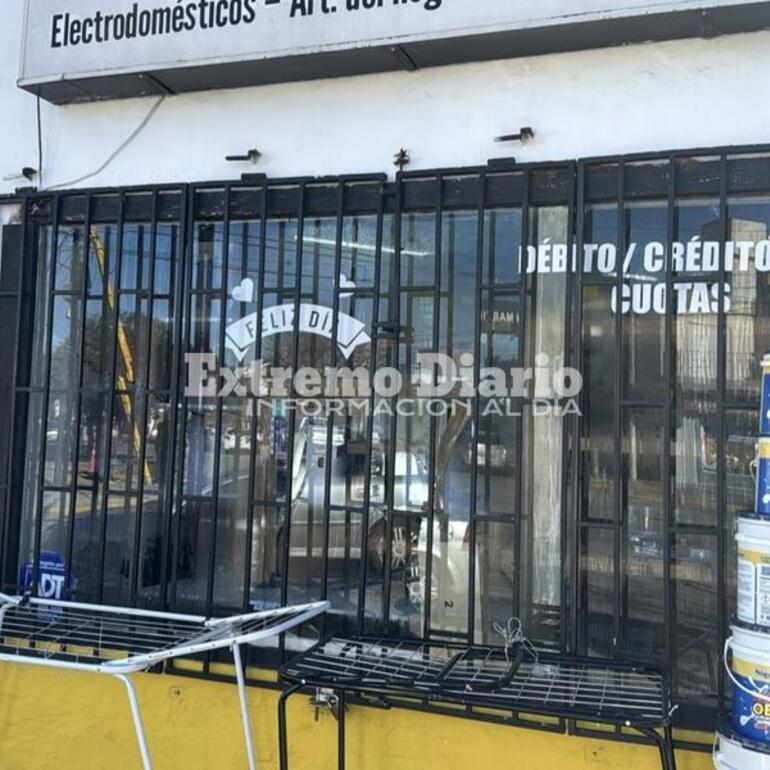 Imagen de Nuevo hecho de inseguridad: roban en una ferreter&iacute;a de General L&oacute;pez y San Mart&iacute;n tras forzar las rejas y romper la vidriera