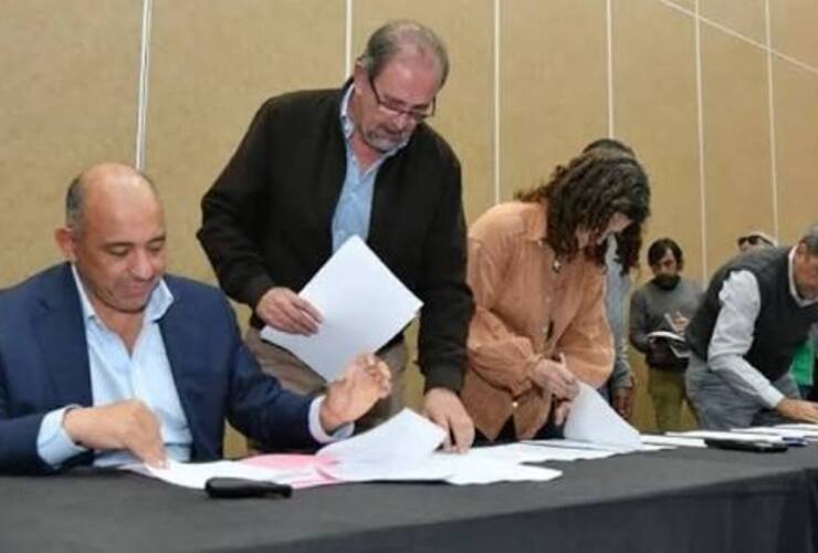 Imagen de Santa Fe y la Regi&oacute;n Centro presentaron a Naci&oacute;n una propuesta para aliviar la tarifa el&eacute;ctrica industrial sin subsidios