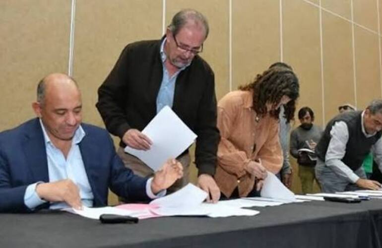 Imagen de Santa Fe y la Regi&oacute;n Centro presentaron a Naci&oacute;n una propuesta para aliviar la tarifa el&eacute;ctrica industrial sin subsidios