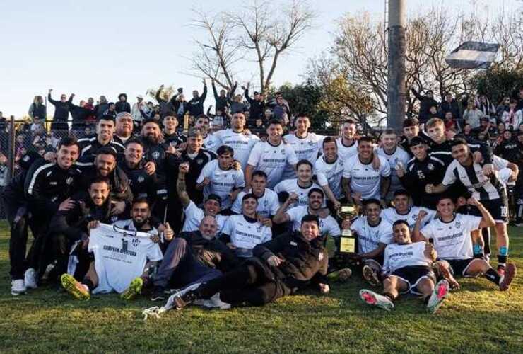 Imagen de Uni&oacute;n campe&oacute;n! El Panza conquist&oacute; la octava estrella en la Liga Regional del Sud