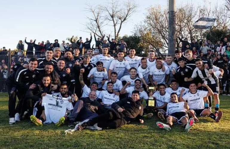 Imagen de Uni&oacute;n campe&oacute;n! El Panza conquist&oacute; la octava estrella en la Liga Regional del Sud