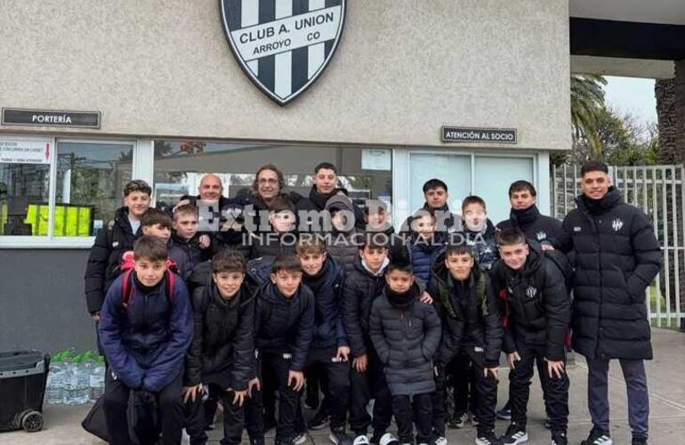 Imagen de Uni&oacute;n prepara a sus juveniles para disputar el Torneo �Sue&ntilde;o Celeste� en Rafaela
