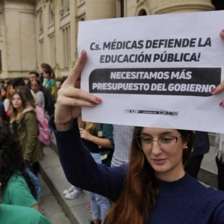 Imagen de Docentes de la UNR paran esta semana en reclamo por el financiamiento universitario