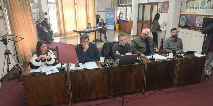 Imagen de El Concejo Municipal sesionó con un extenso temario sobre obras públicas, transparencia y control de cuentas Imagen de El Concejo Municipal sesionó con un extenso temario sobre obras públicas, transparencia y control de cuentas