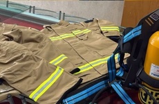 Imagen de Bomberos Voluntarios recibieron un equipo estructural y uno aut&oacute;nomo donados por el Grupo Albanesi