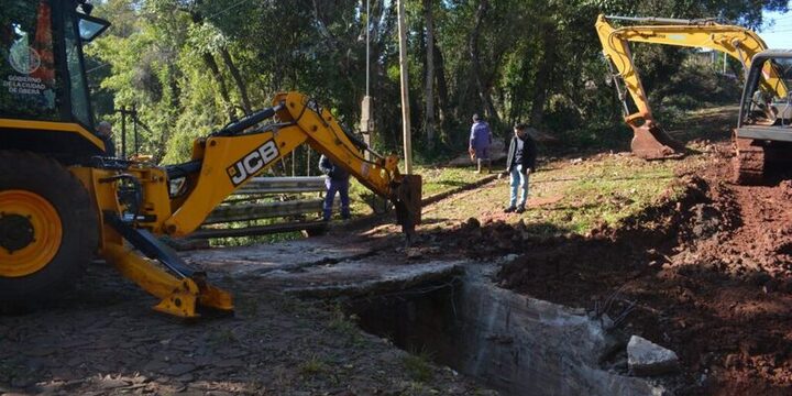 Imagen de Pueblo Esther: inician las obras de recambio del puente sobre calle Pasteur e informan un corte de tránsito por 10 días Imagen de Pueblo Esther: inician las obras de recambio del puente sobre calle Pasteur e informan un corte de tránsito por 10 días