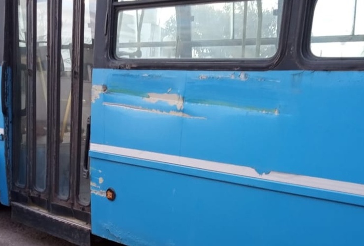 Imagen de Lleg&oacute; el colectivo donado por Rosario Bus y ya sufri&oacute; un choque en el corral&oacute;n municipal