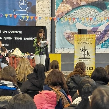 Imagen de Arroyo Seco: Charla - Taller a cargo de Elena Santa Cruz
