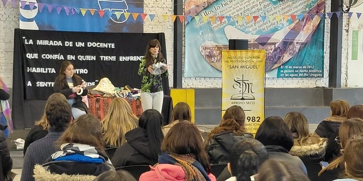 Imagen de Arroyo Seco: Charla - Taller a cargo de Elena Santa Cruz