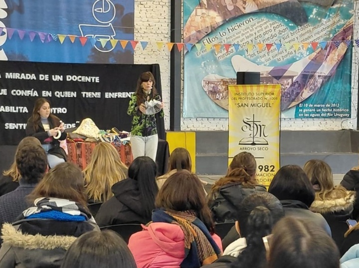 Imagen de Arroyo Seco: Charla - Taller a cargo de Elena Santa Cruz