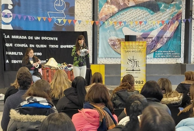 Imagen de Arroyo Seco: Charla - Taller a cargo de Elena Santa Cruz