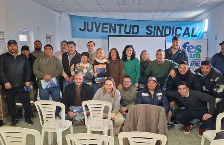 La actividad se desarroll&oacute; en el SUM del SITRAM Arroyo Seco