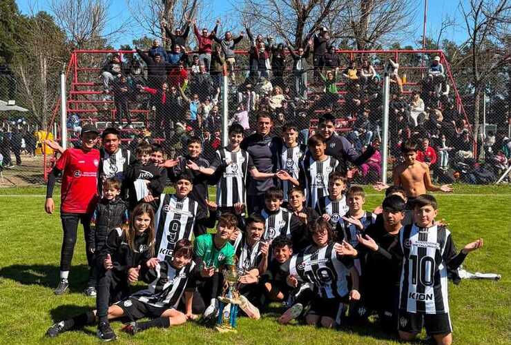 Imagen de Uni&oacute;n se consagr&oacute; campe&oacute;n de la Copa de Plata