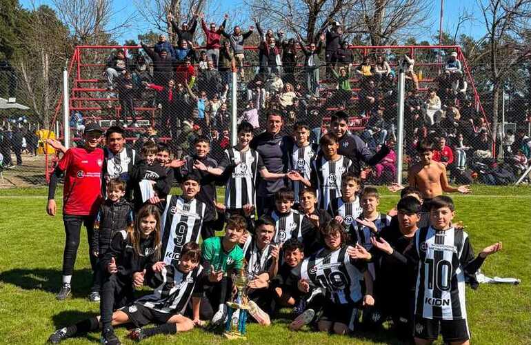 Imagen de Uni&oacute;n se consagr&oacute; campe&oacute;n de la Copa de Plata