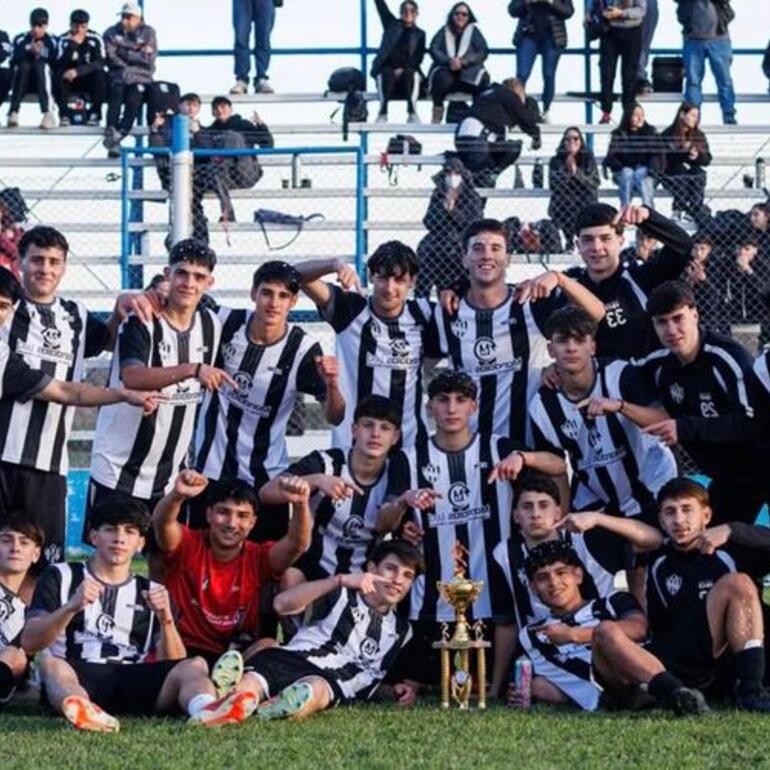 Imagen de Uni&oacute;n es campe&oacute;n en cuarta