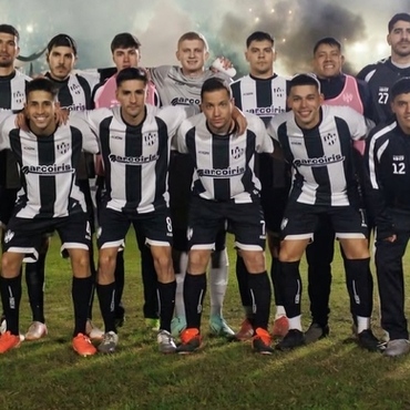 Imagen de Uni&oacute;n volvi&oacute; a sonre&iacute;r y sum&oacute; su primer triunfo