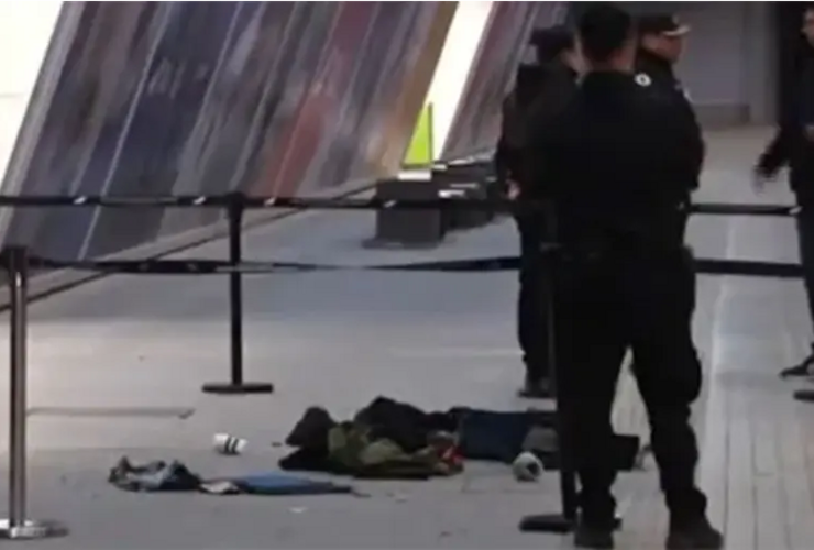 Imagen de Alarma en el Aeropuerto de Rosario: evacuaron la terminal y detonaron de forma controlada una valija abandonada