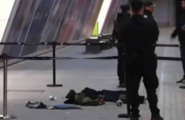 Imagen de Alarma en el Aeropuerto de Rosario: evacuaron la terminal y detonaron de forma controlada una valija abandonada